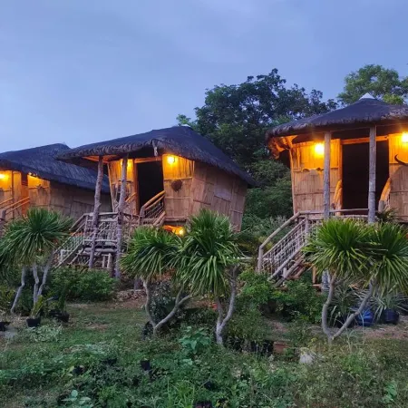 Tribu Kihud "Experience Simple Living"