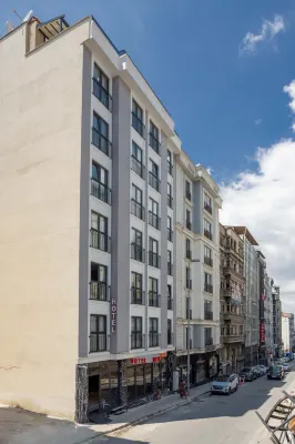 Heya Hotel - parking