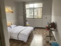 Nanjinde Homestay ，Simao District - غرفة مطلة على الجبل
