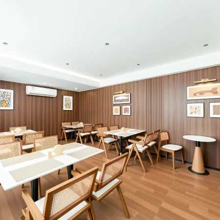 Fenglinwan Homestay (Xingyi Wanfenglin Airport High-Speed Rail Station)