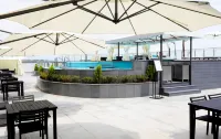 WesternLife Hotel - Pools