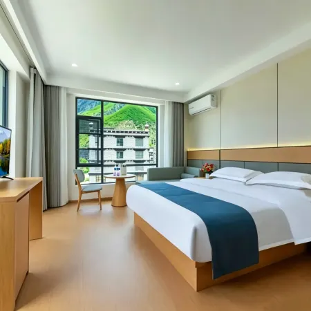 Four Seasons Oxygen-Rich Manor (Daocheng Yading Scenic Area)