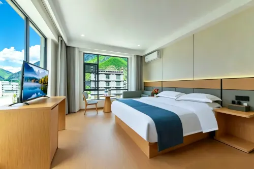 Four Seasons Oxygen-Rich Manor (Daocheng Yading Scenic Area)