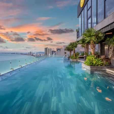 Peninsula Hotel Danang