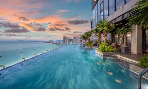 Peninsula Hotel Danang