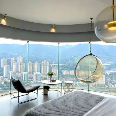 DaYin Hidden in City River View Cinema-style Homestay (Chongqing Jiefangbei Chaotianmen Square) โรงแรมใกล้ศาลากลางหูกว่าง
