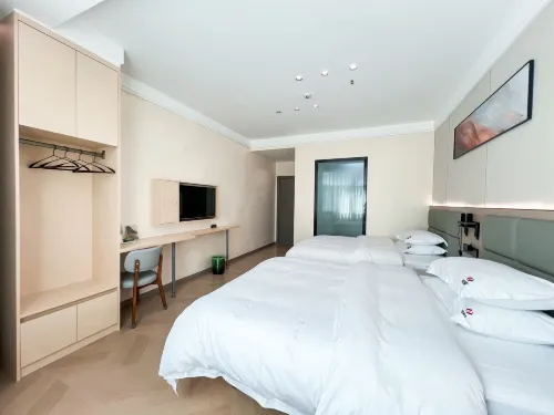 Shi Bingxutian Hotel - غرفة مطلة على الجبل
