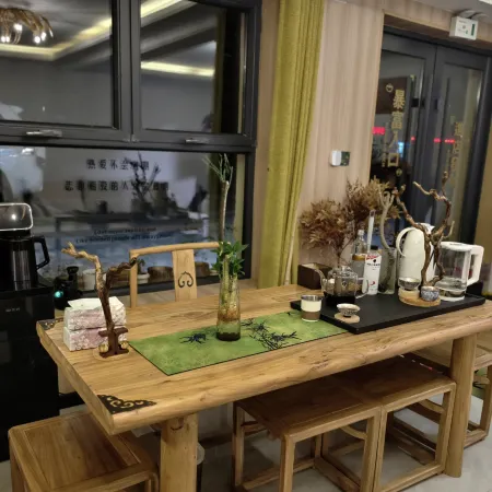 Bamboo Dawn Court