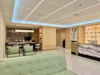 Caroline E-sports & Audio Visual Hotel (Tangshan Aegean Branch) - parking