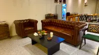 Danba yunshangzangjia Resdrt Hotel - バー