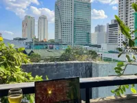 Kusela’s Haven – Budget-Friendly Relaxing Oasis with Garden View & Balcony Workspace 쿠바오, 케손 시티 주변 호텔