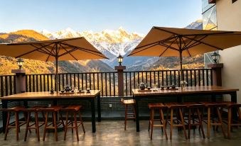 Gongga cliff Hot Spring Hotel