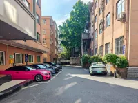 港舍·漫居酒店（桂林兩江四湖象鼻山景區店） - 停車場