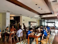 StarRay Hotel Jakarta Kebayoran - breakfast