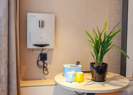 VIENNA CLASSIC HOTEL (Zhanjiang Xuwen Haian Port) Отели рядом со станцией Xuwen Railway Station