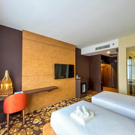 Starus Hotel Bukit Bintang Отели рядом с достопримечательностью «Развлекательный центр TREC KL»