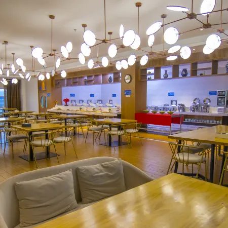 Tacheng Changnan Ceramics Culture Tangquan Hotel