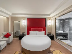 Huajing International Hotel (Xixian Ancient City West Gate)