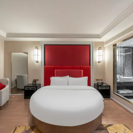XunXianHuajing International Hotel ( Ancient City West Gate)