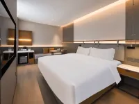 World Hotel (Jinan CBD Dingjiazhuang Subway Station) Hotels near Li Cheng