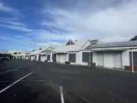 Coastal Motel - parking