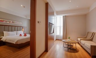 Wanhe Zhizhen Hotel (Shanghai Changshou Road Subway Station)