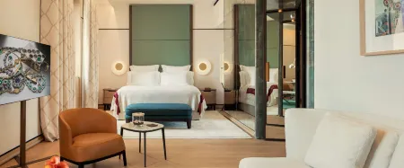 Bulgari Hotel Roma Отели рядом с достопримечательностью «Портик Октавии»