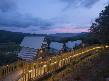 Trip.com Group Country Retreats (LanCang Laodabao Joint Resort) Отели рядом с достопримечательностью «The Old Bulang Ethnicity Village of Wenji»