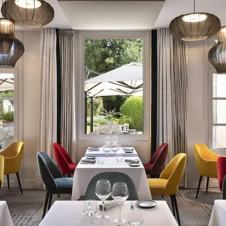 Château Belmont Tours by The Crest Collection