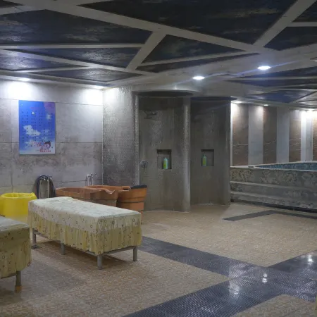 Chicheng Hongyuan Business Club (Chicheng Bus Station)
