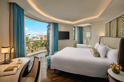 デラックススイート(キング)(エグゼクティブラウンジアクセス) ホテル ロイヤル ホイアン Mギャラリーの写真