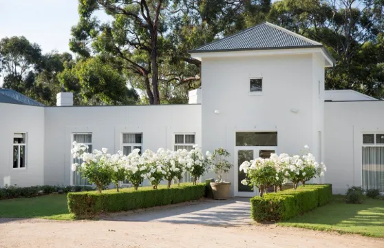 蘭斯莫爾林登德雷紅山酒店