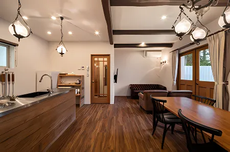 Karuizawa Hotel Longing House Отели рядом с достопримечательностью «しなの鉄道軽井沢駅 旧駅舎口»