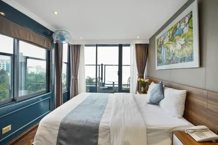 Lake View Apartment & Hotel