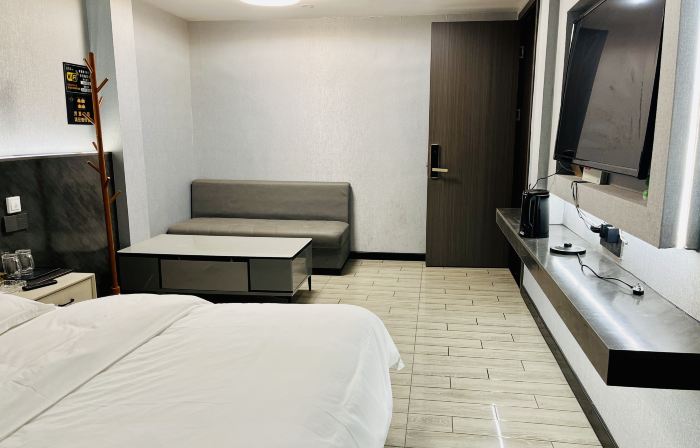 Hongxiang Business Hotel
