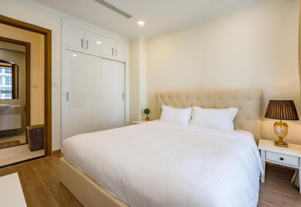 2. Vinhomes..