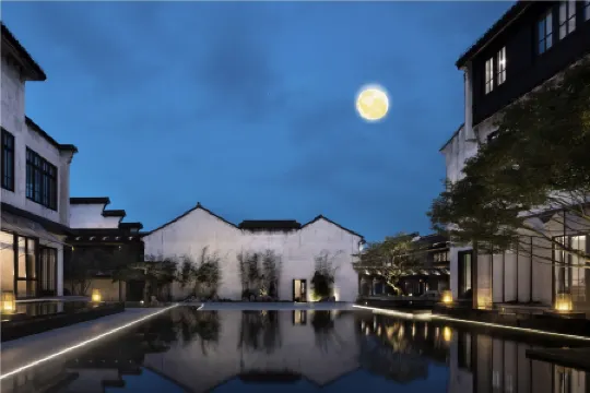 Yuehe Hotel Отели в г. Цзясин