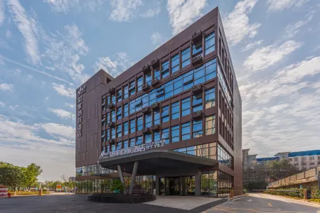 Home Inn Hotel (Changsha Lugu High-tech Zone Lei Feng Memorial Hall)