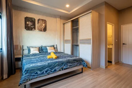 Pattaya Venice Townhouse 3 Bedroom Pool Villa【Near the Floating Market + supermarket at the door 】 Отели рядом с достопримечательностью «Холодный Магический Лёд Сиама»