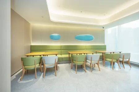 JI Hotel (Shanghai Zhoupuzhen Yigu Xiandai Business Park) Отели рядом с достопримечательностью «Shanghai University of Medicine & Health Sciences (Pudong Campus)»