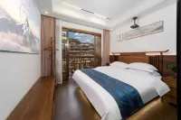 Phoenix Yinyue River View Homestay (Phoenix Ancient City Branch)