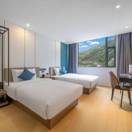 Cloud View Hotel