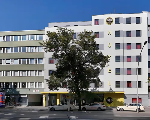 B&B HOTEL Berlin-Potsdamer Platz Hotels in der Nähe von Staatsbibliothek zu Berlin