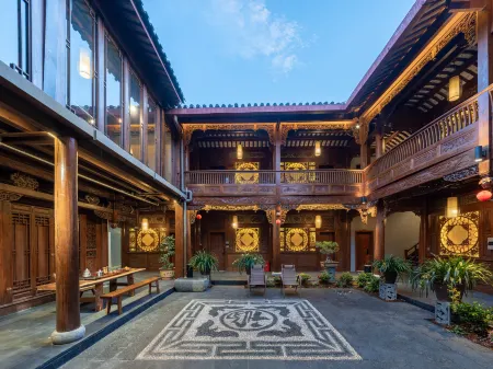 97 Xingren Upper Section, Wuyi Street, Gucheng District, Lijiang City, Yunnan Province.