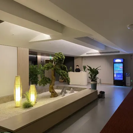 Vienna International Hotel (Shantou Chenghai Waisha Bridge)