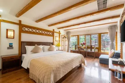 Jingyue Yashe Panorama Hotel Hotels near Xijiang No. 1 Shelter Bridge