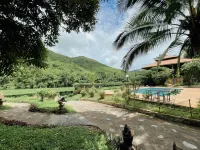 The Hub Erawan Resort - Pools