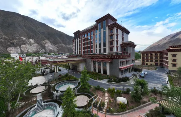 吉塘温泉度假酒店