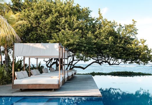 앰버 롬복 비치 리조트의 럭셔리 스파 시설 내부