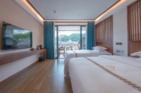 Phoenix Yuanshe Riverview Homestay (Phoenix Scenic Area Nanhua Branch) Hotels in Fenghuang